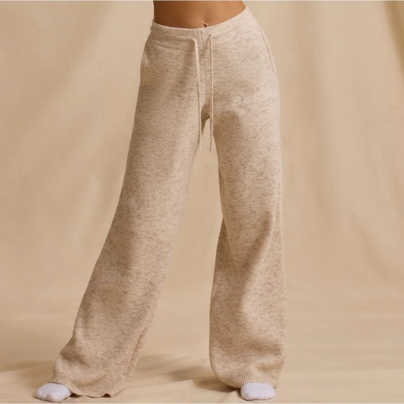 Oh Polly (Bo + Tee) Petite Mid-Rise Wide-Leg Joggers in Cream Marl - Picture 2 of 8